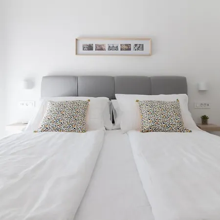 L&L Nin Seabreeze Apartments 1