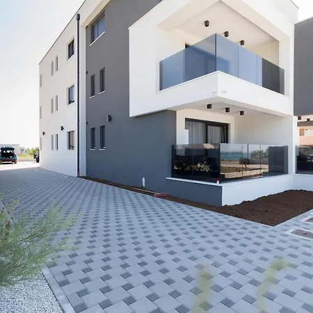 Apartment Luxury Beachfront Crystal Aenona - By Ta Leut Agency *