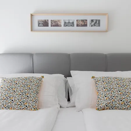 Apartment Luxury Beachfront Crystal Aenona - By Ta Leut Agency Nin