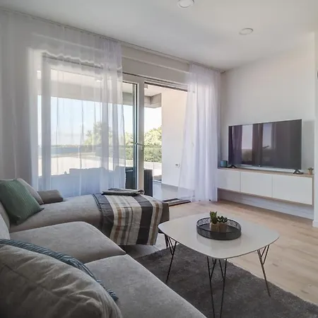 Apartment Luxury Beachfront Crystal Aenona - By Ta Leut Agency *
