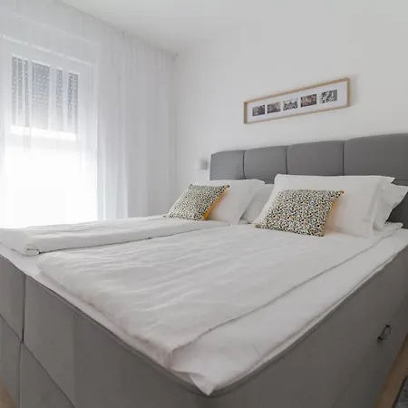 Apartment Luxury Beachfront Crystal Aenona - By Ta Leut Agency *