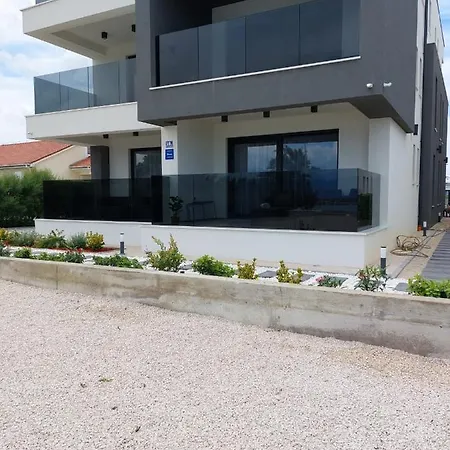Apartment Luxury Beachfront Crystal Aenona - By Ta Leut Agency