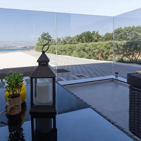 Daire Luxury Beachfront Crystal Aenona - By Ta Leut Agency