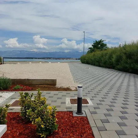 Daire Luxury Beachfront Crystal Aenona - By Ta Leut Agency *